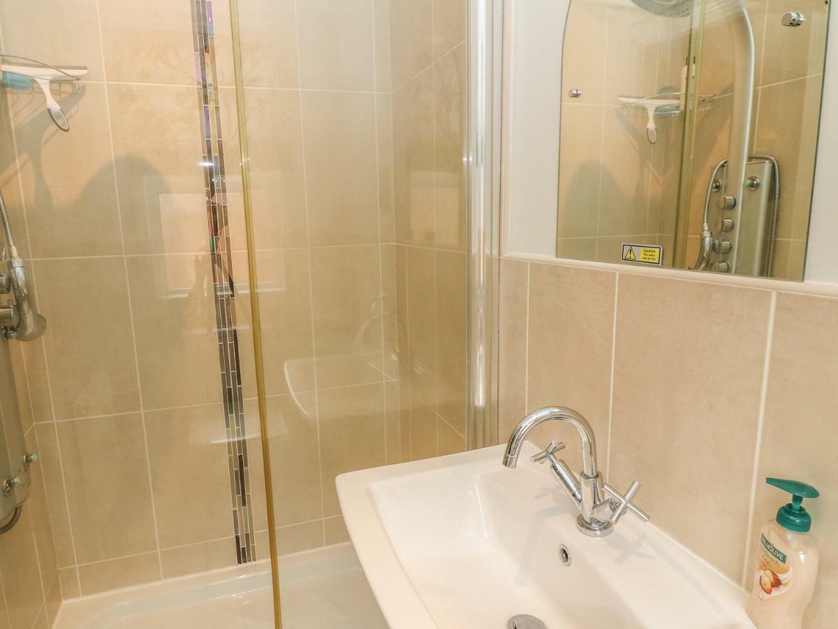 Bowness 66 Villa Windermere Bagian luar foto