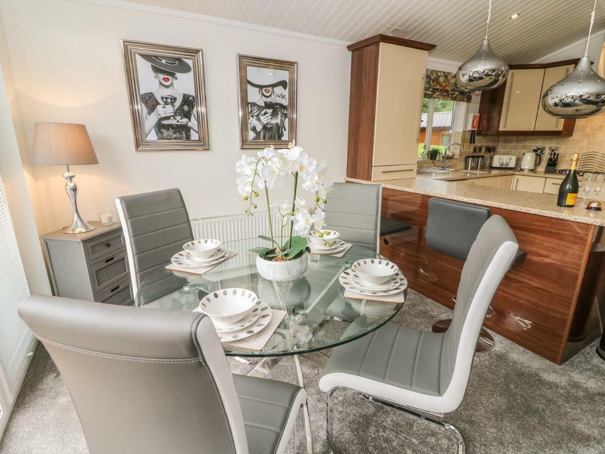 Bowness 66 Villa Windermere Bagian luar foto